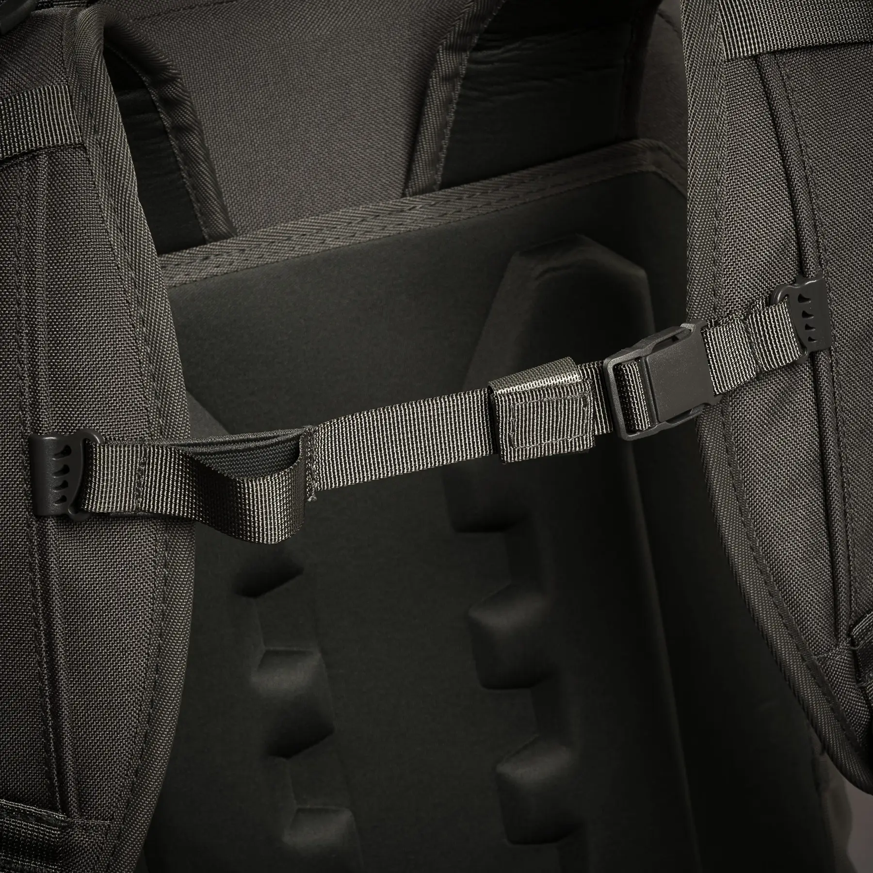Рюкзак тактичний Highlander Stoirm Backpack 40L Dark Grey (TT188-DGY) 86107